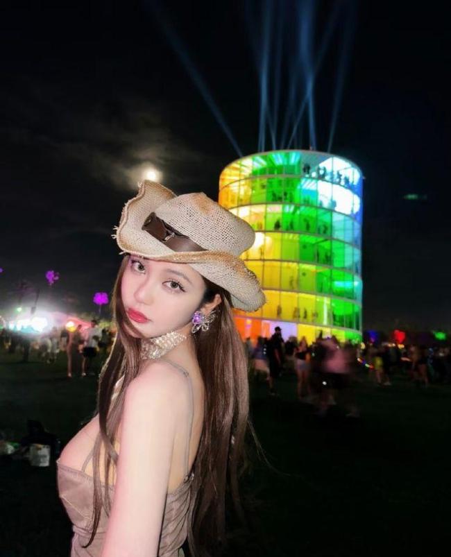 周扬青回应只谈姐弟恋 恋情引发热议